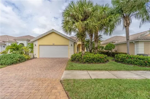 7541 Garibaldi Ct, Naples, FL 34114