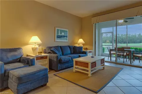 8505 Naples Heritage Dr #114, Naples, FL 34112