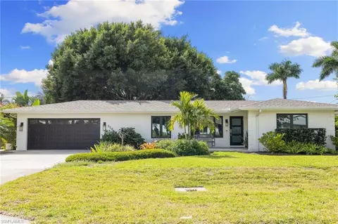 558 105th Ave N, Naples, FL 34108
