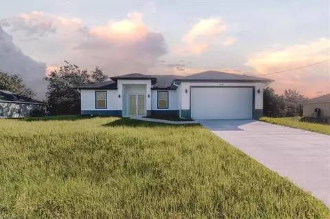 3208 29th St W, Lehigh Acres, FL 33971