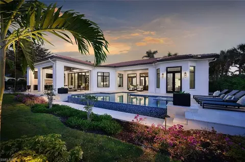 1613 Chinaberry Way, Naples, FL 34105