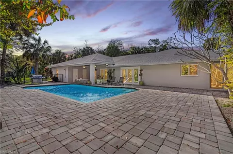 670 14th Ave NW, Naples, FL 34120