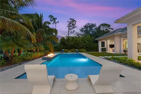627 Hickory Rd, Naples, FL 34108 photo 4