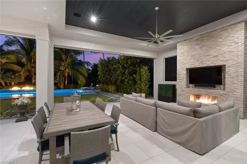 627 Hickory Rd, Naples, FL 34108 photo 5