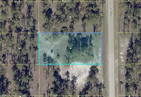 905 Moore Ave, Lehigh Acres, FL 33972