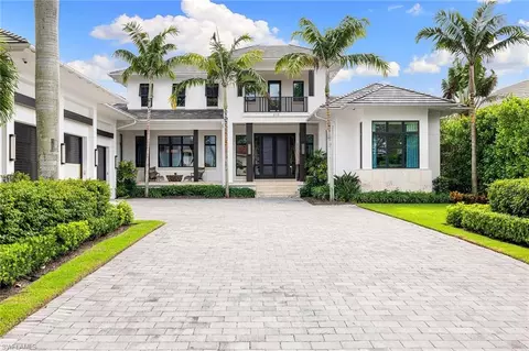 210 N Lake Dr, Naples, FL 34102
