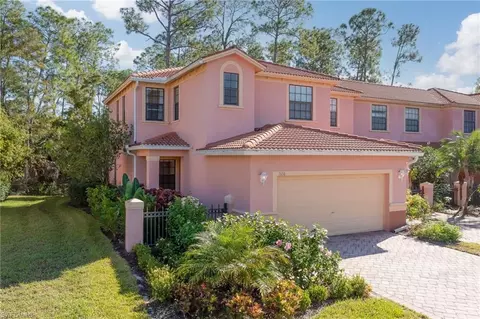 7658 Bristol Cir, Naples, FL 34120