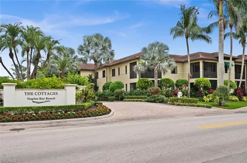 985 Sandpiper St #I-203, Naples, FL 34102