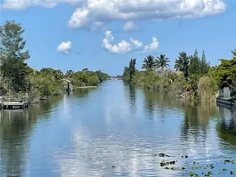 206 NW 9th St, Cape Coral, FL 33993