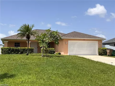 1202 NE 2nd Pl, Cape Coral, FL 33909