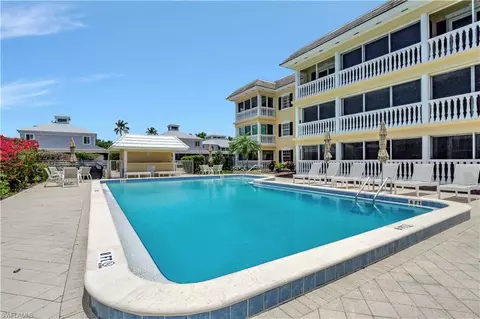 666 3rd St S #105, Naples, FL 34102 photo 4