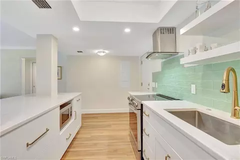 666 3rd St S #105, Naples, FL 34102 photo 6