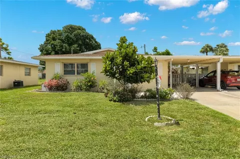 2206 E 5th St, Lehigh Acres, FL 33936