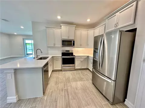 1008 Tranquil Brook Dr, Naples, FL 34114 photo 4