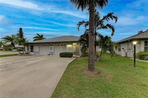 10626 Windsmont Ct, Lehigh Acres, FL 33936