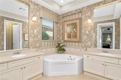 1349 Serrano Cir, Naples, FL 34105 photo 4
