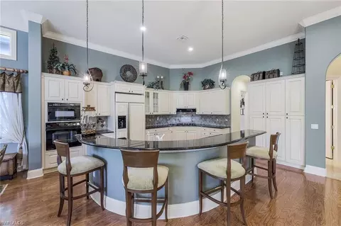 8608 Majorca Ln, Naples, FL 34114 photo 10