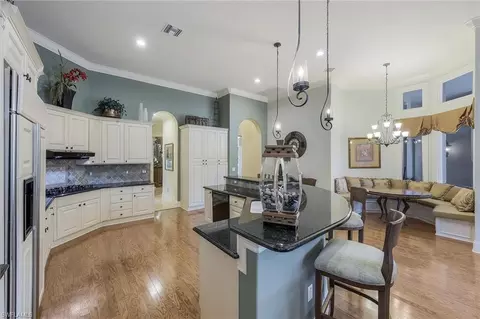 8608 Majorca Ln, Naples, FL 34114 photo 9
