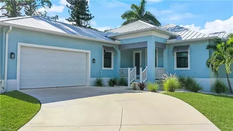 109 Cocohatchee St, Naples, FL 34110