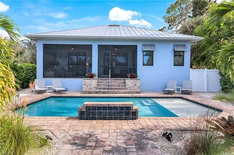 109 Cocohatchee St, Naples, FL 34110 photo 2