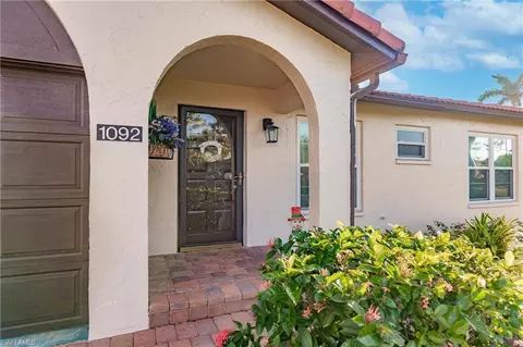 1092 Forest Lakes Dr #20-A, Naples, FL 34105
