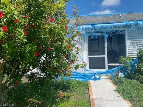 3215 SW 1st Pl, Cape Coral, FL 33914