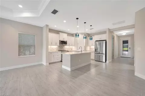 2247 Marquesa Cir, Naples, FL 34112 photo 4