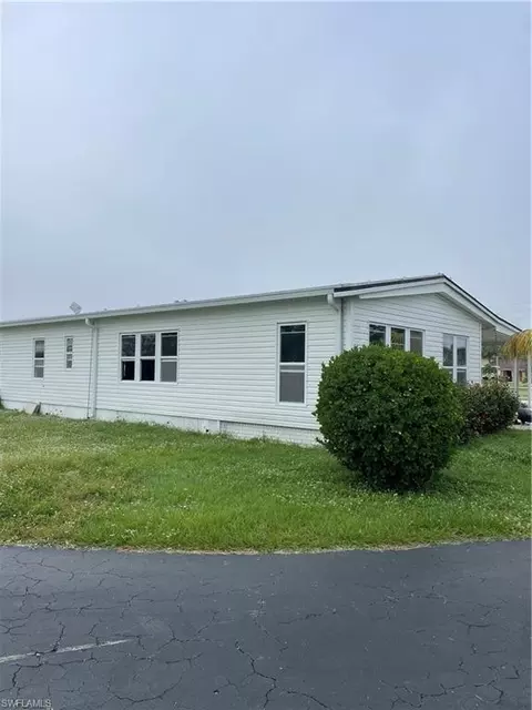 113 Maple Ln, Fort Myers, FL 33908