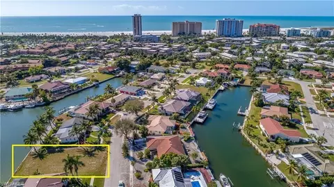837 Wintergreen Ct, Marco Island, FL 34145