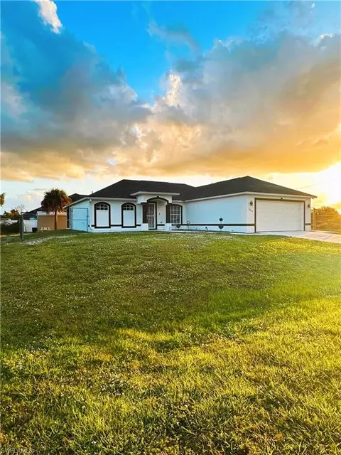 3017 38th St SW, Lehigh Acres, FL 33976