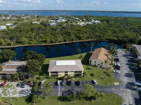 5715 Foxlake Dr #7, North Fort Myers, FL 33917