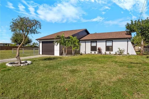 913 Diplomat Pkwy E, Cape Coral, FL 33909