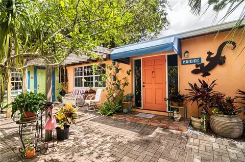 2460 14th St N, Naples, FL 34103