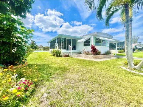 257 Cape Sable Dr, Naples, FL 34104