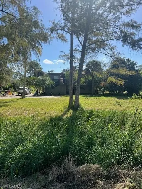 5340 Myrtle Ln, Naples, FL 34113