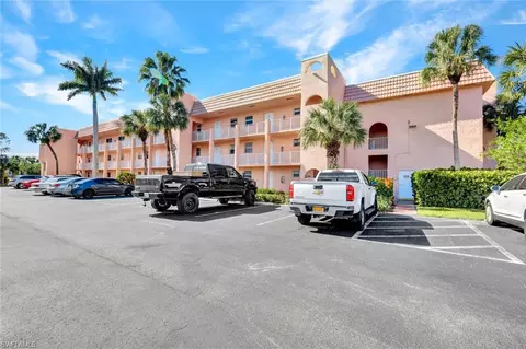 100 Forest Lakes Blvd #208, Naples, FL 34105
