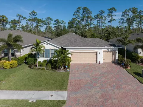3075 Amadora Cir, Cape Coral, FL 33909