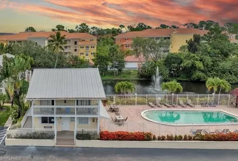 4629 Bayshore Dr #J5, Naples, FL 34112