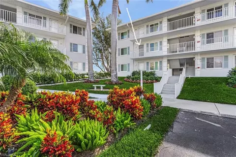 10682 Gulf Shore Dr #C-201, Naples, FL 34108
