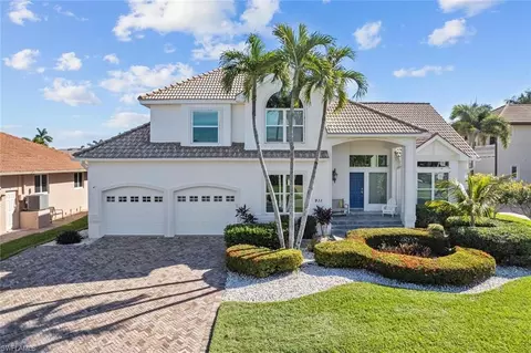 911 Moon Ct, Marco Island, FL 34145