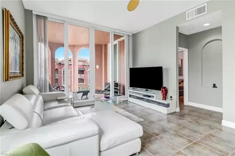 410 Bayfront Pl #2501, Naples, FL 34102