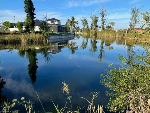 823 SW 24th St, Cape Coral, FL 33991