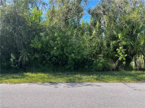250 Grenada St, Port Charlotte, FL 33948