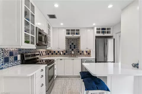 540 Broad Ave S #540, Naples, FL 34102 photo 2