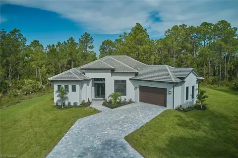 981 10th Ave NE, Naples, FL 34120