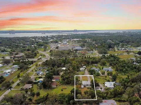 180 Abbey Ln, North Fort Myers, FL 33917