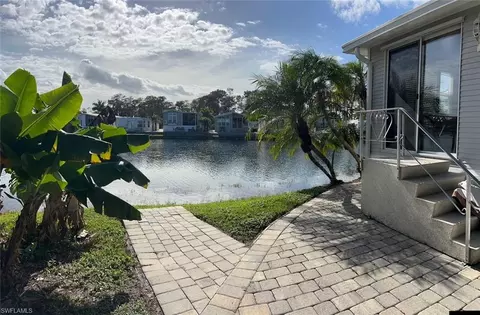 389 Leopard Ln #389, Naples, FL 34114 photo 4