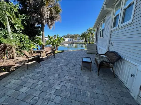 389 Leopard Ln #389, Naples, FL 34114 photo 2