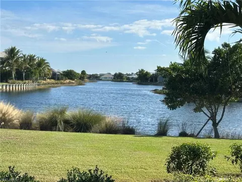 5888 Antigua Way, Naples, FL 34113