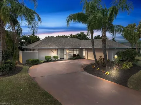 433 Golfview Dr, Naples, FL 34110